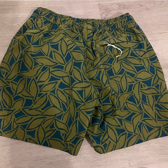 L.L. Bean Swim Trunks 7’ - Picture 3 of 6